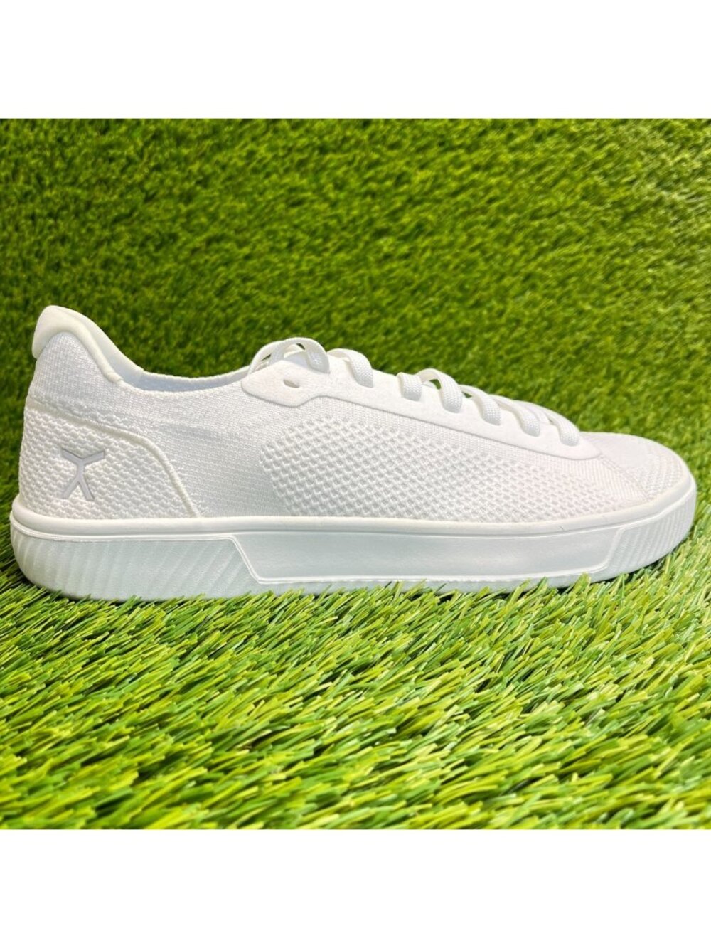 Flux Footwear Adapt Trainer White Mens Size 9.5 Athletic Knit Shoes Sneakers
